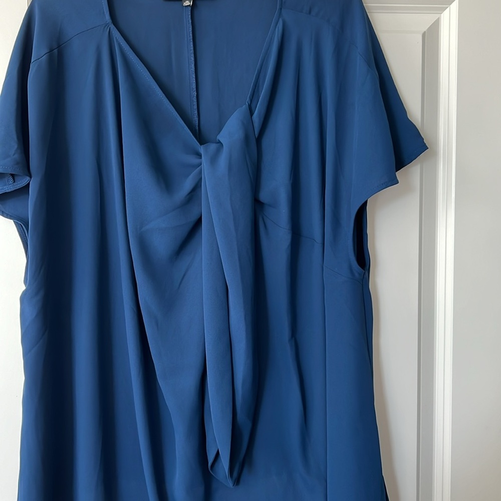 Blouse with interesting neckline